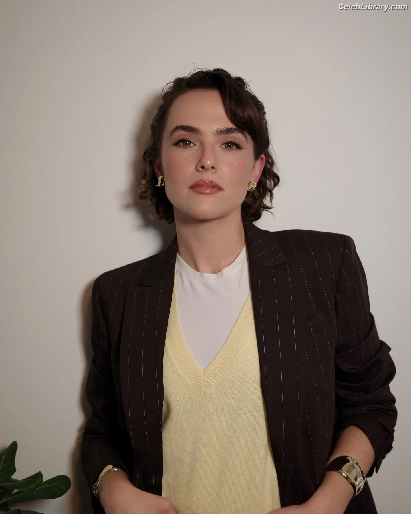 Zoey Deutch photo 21 of 1463