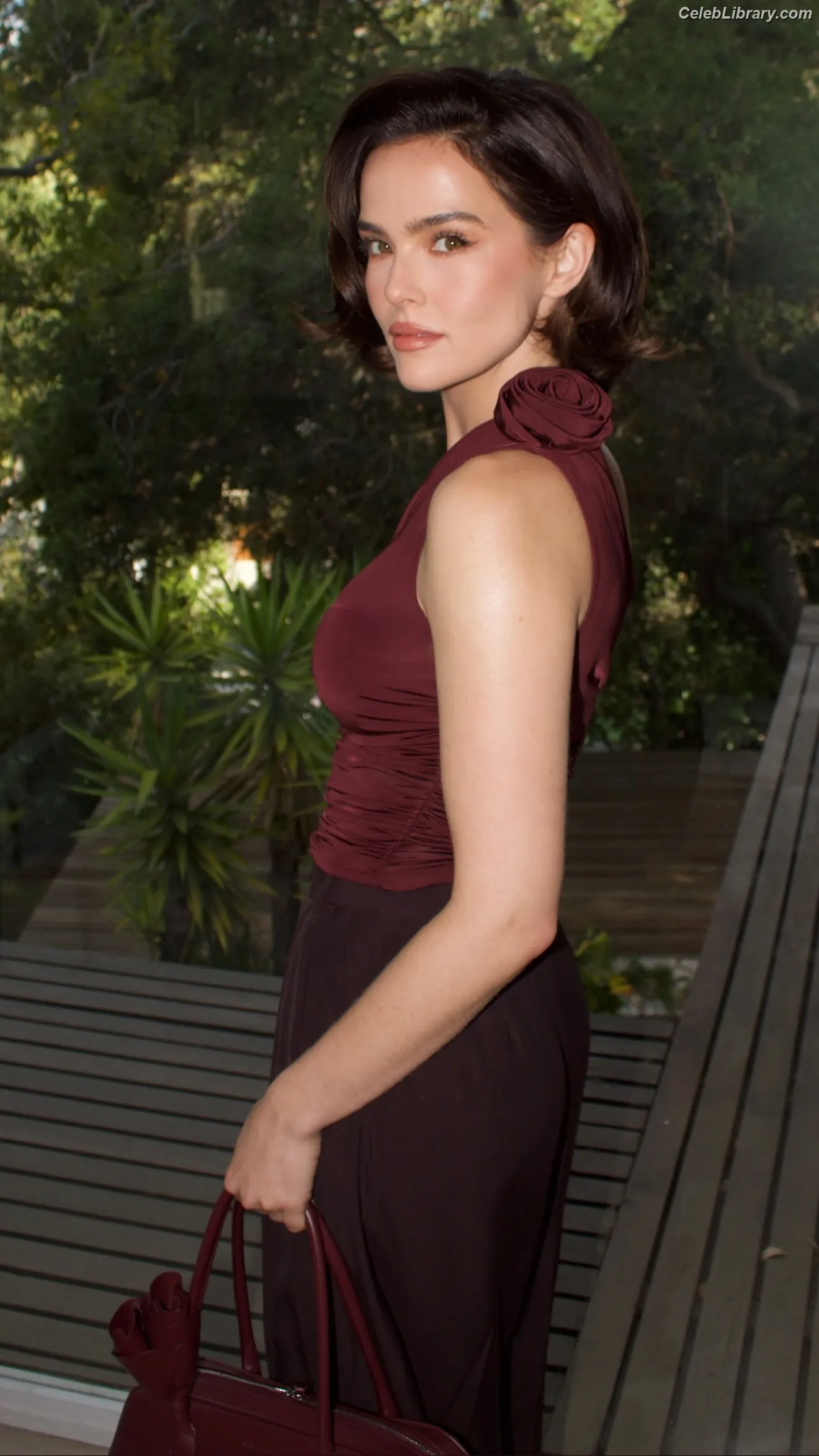 Zoey Deutch photo 13 of 1463