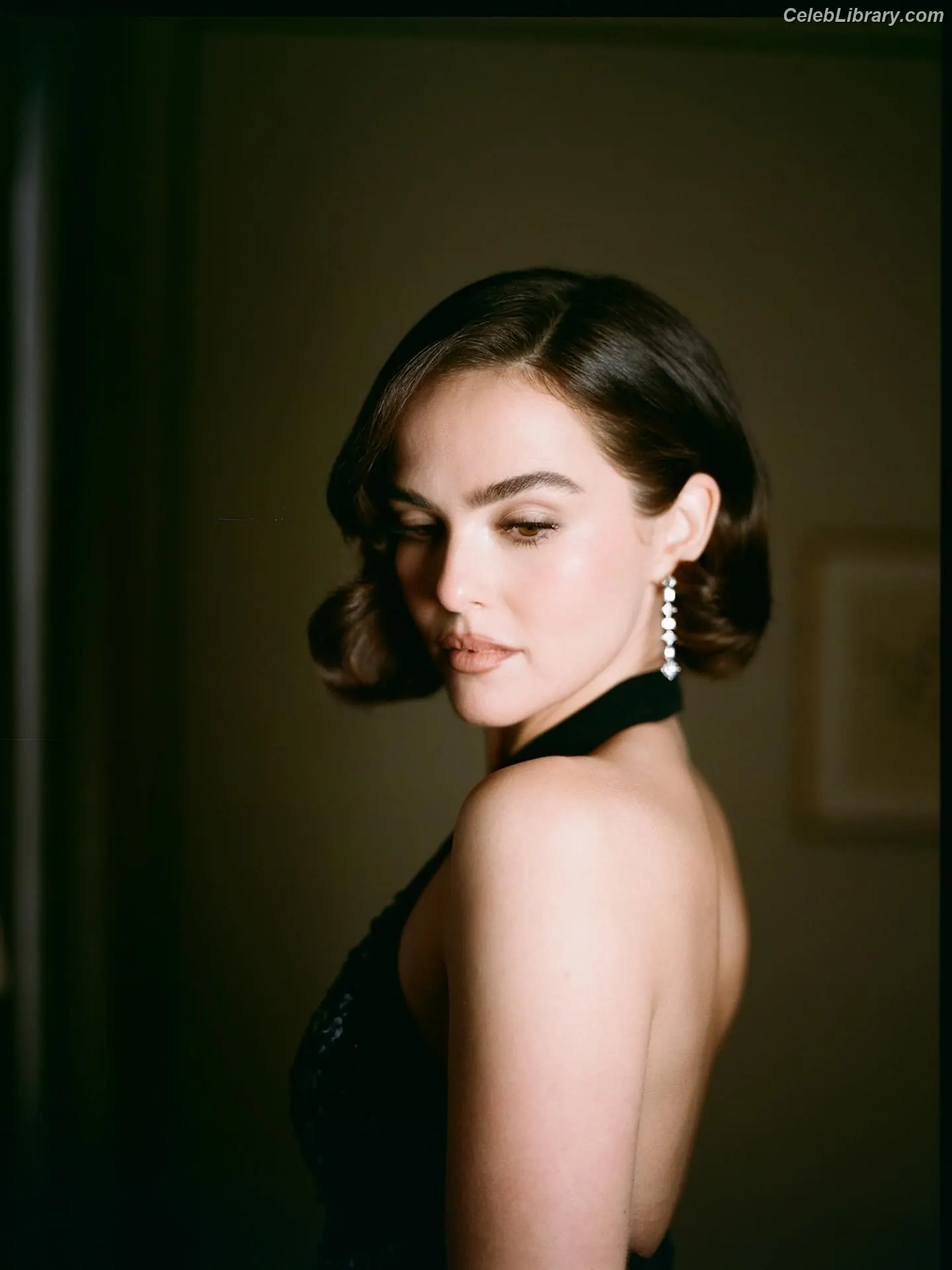 Zoey Deutch photo 12 of 1463