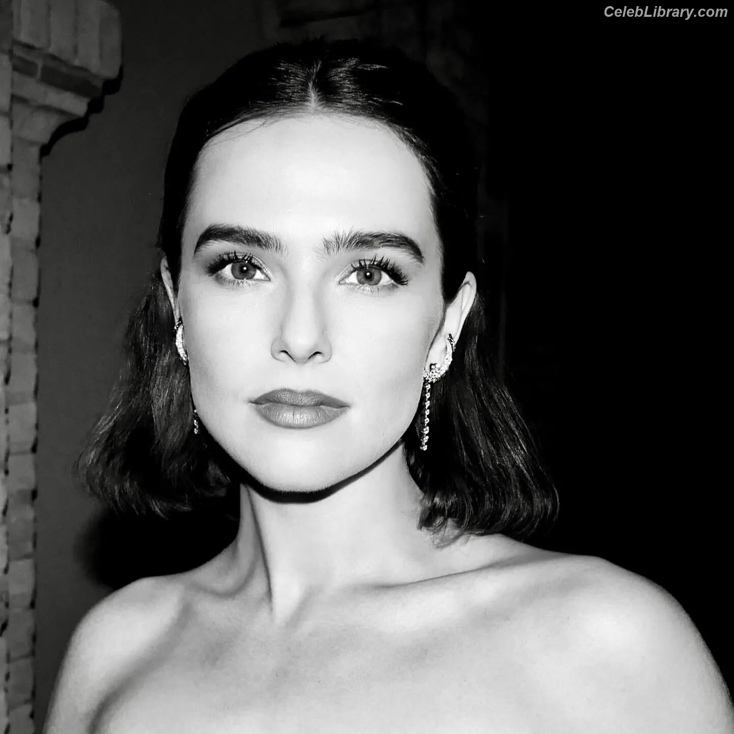 Zoey Deutch photo 4 of 1463