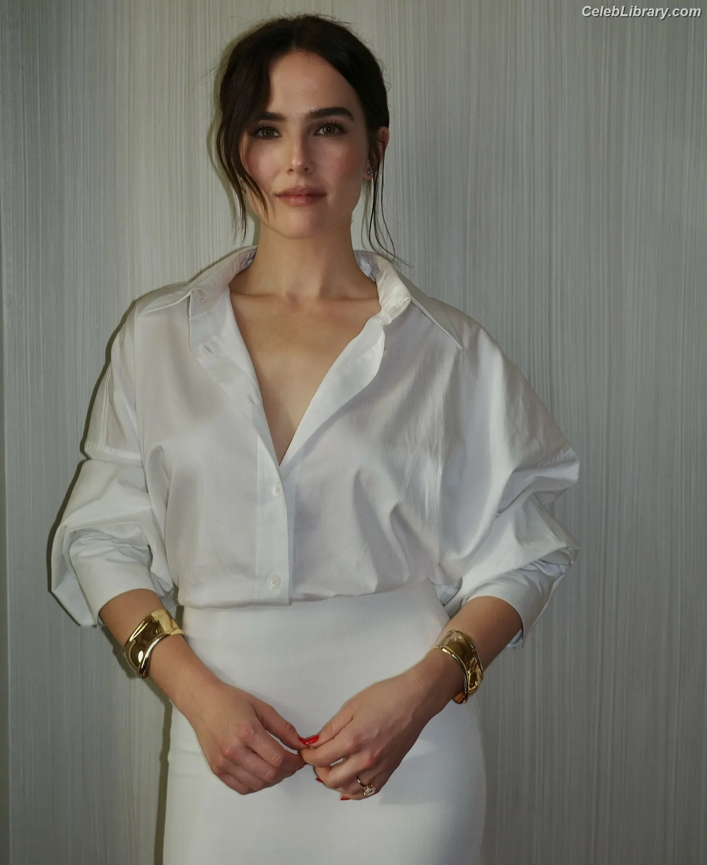 Zoey Deutch photo 16 of 1463