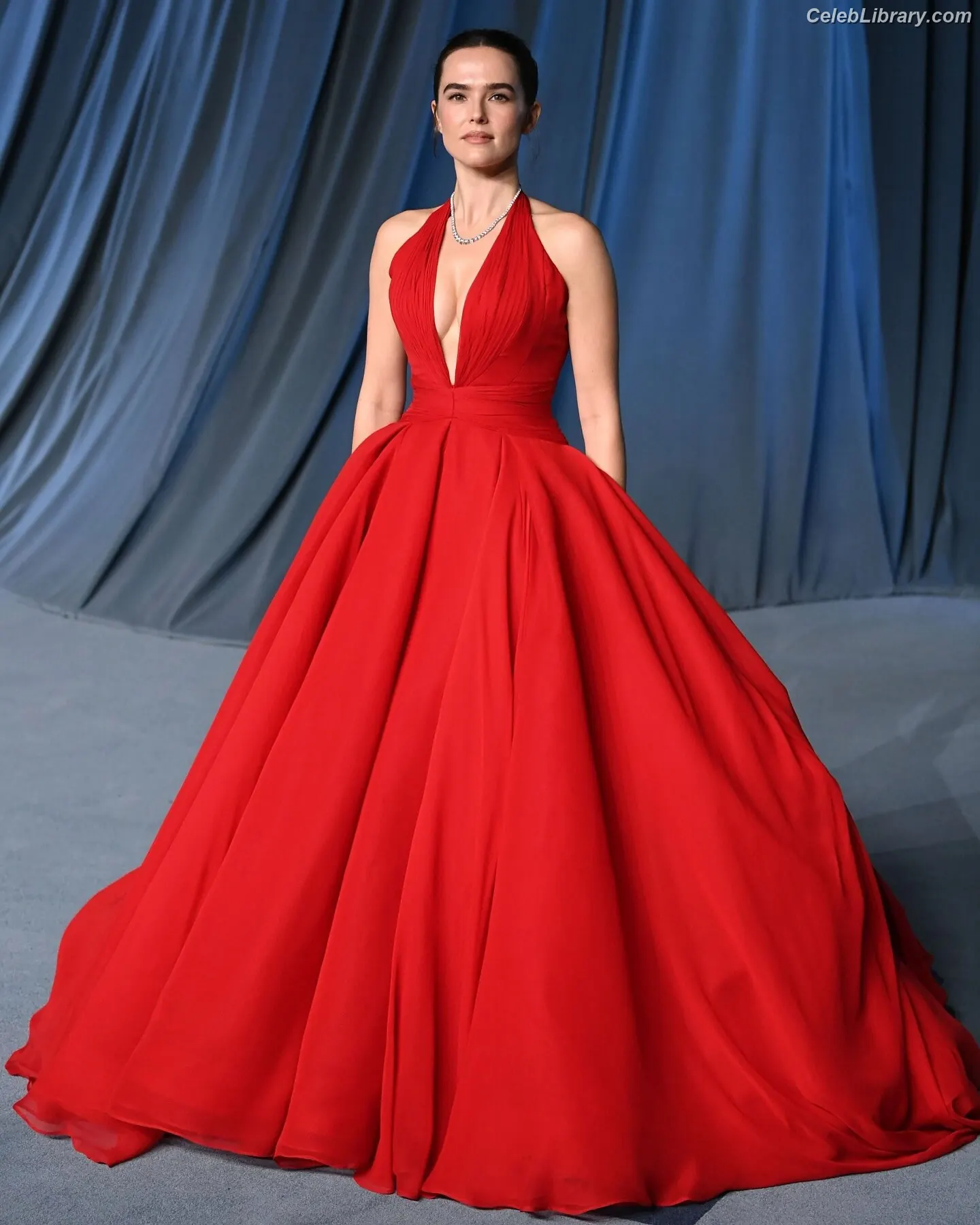 Zoey Deutch photo 15 of 1463