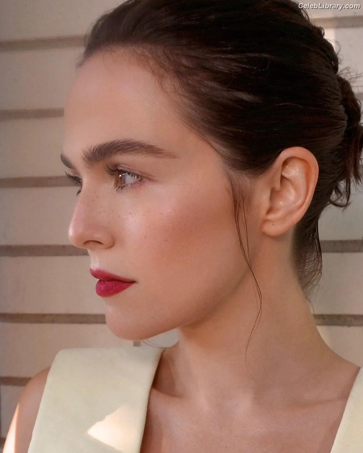 Zoey Deutch photo 8 of 1463