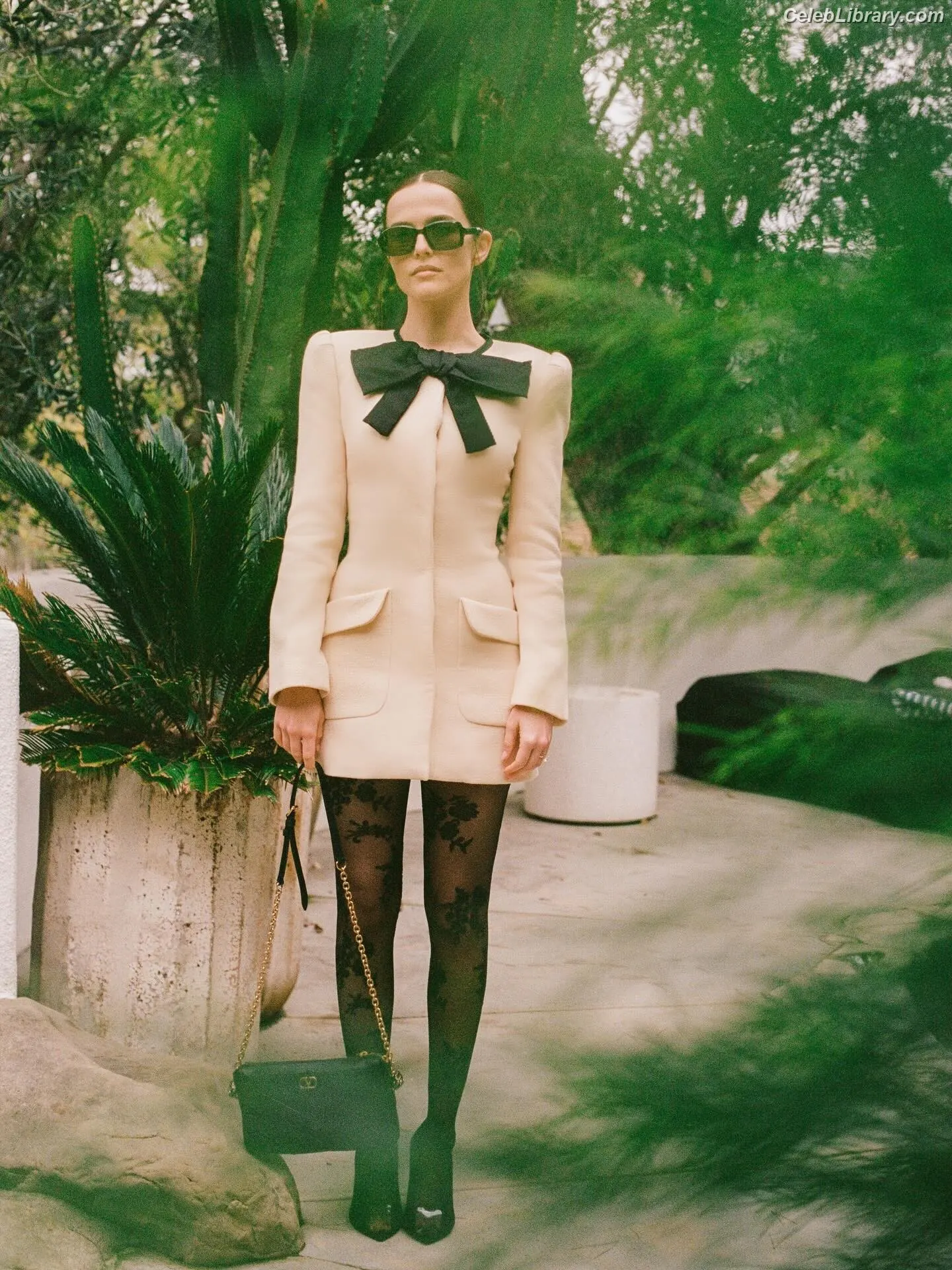 Zoey Deutch photo 18 of 1463