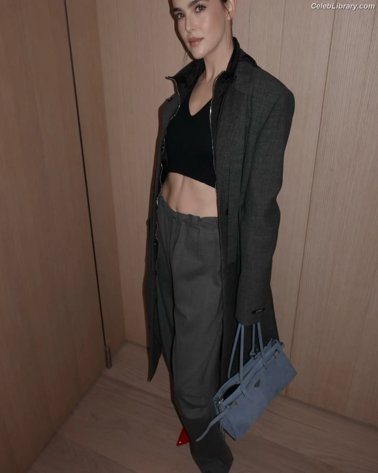 Zoey Deutch photo 12 of 1463