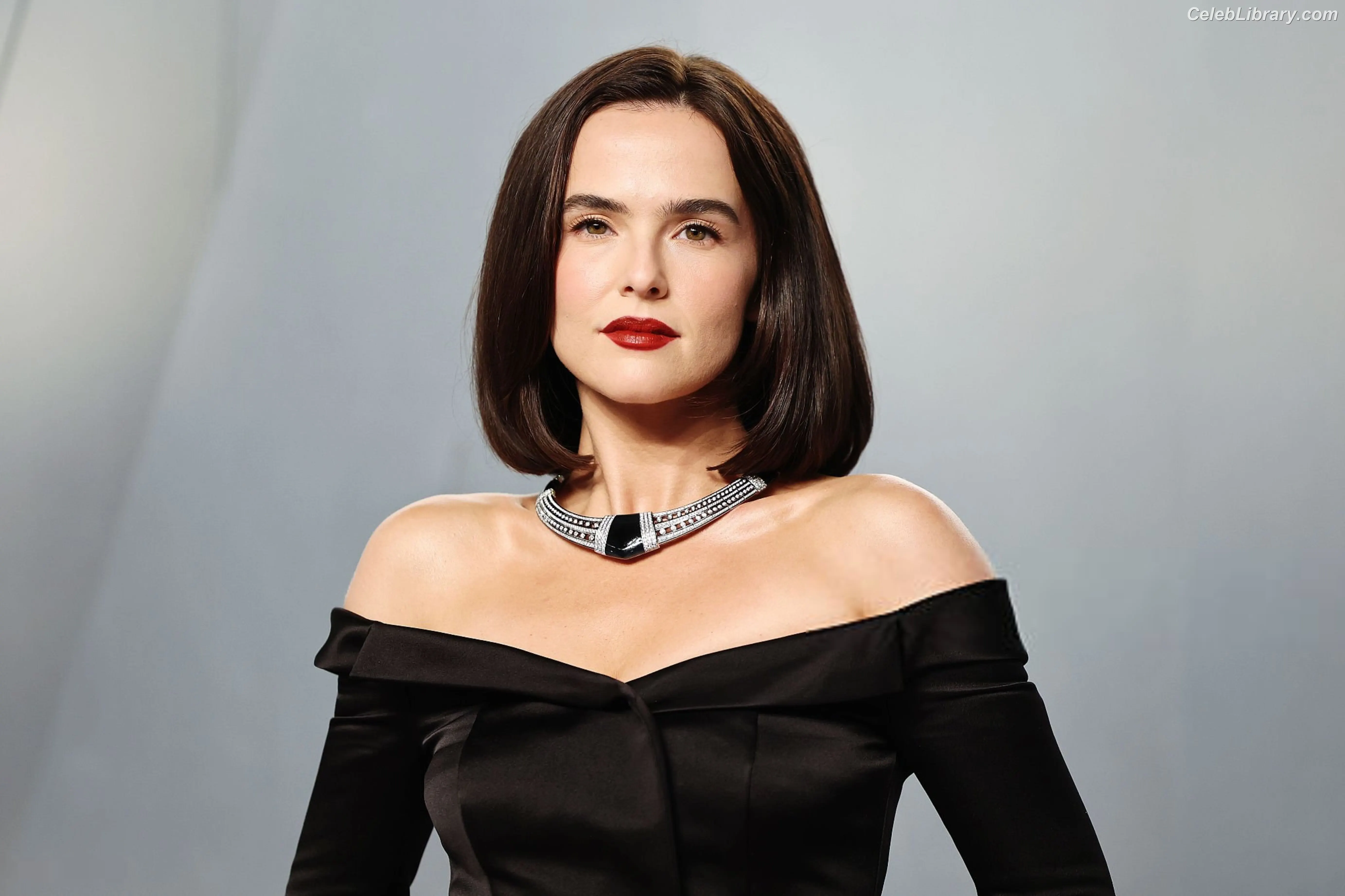 Zoey Deutch photo 6 of 1463