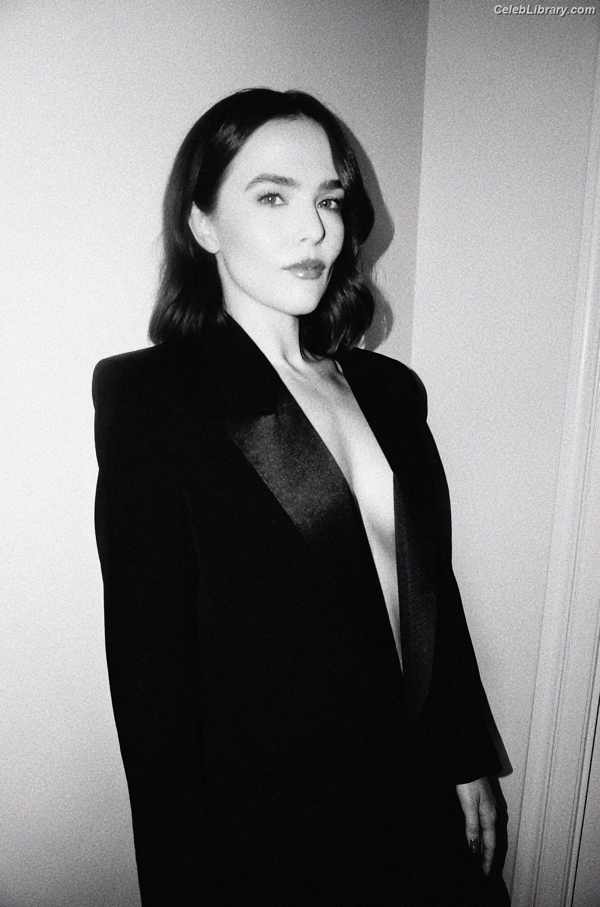 Zoey Deutch photo 14 of 1463