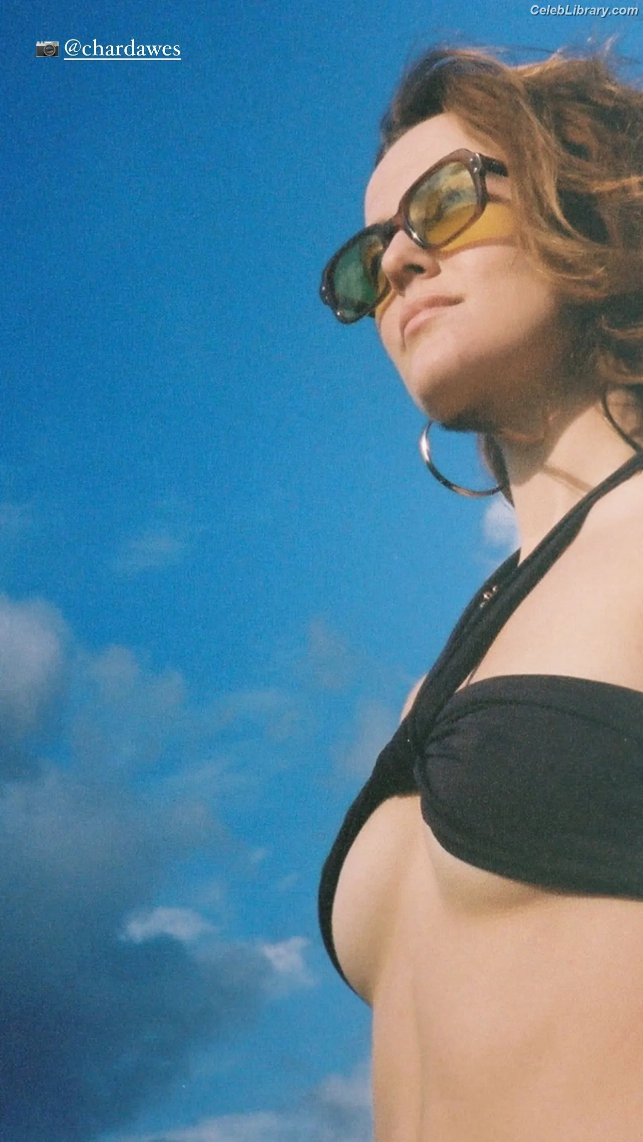 Zoey Deutch photo 9 of 1463