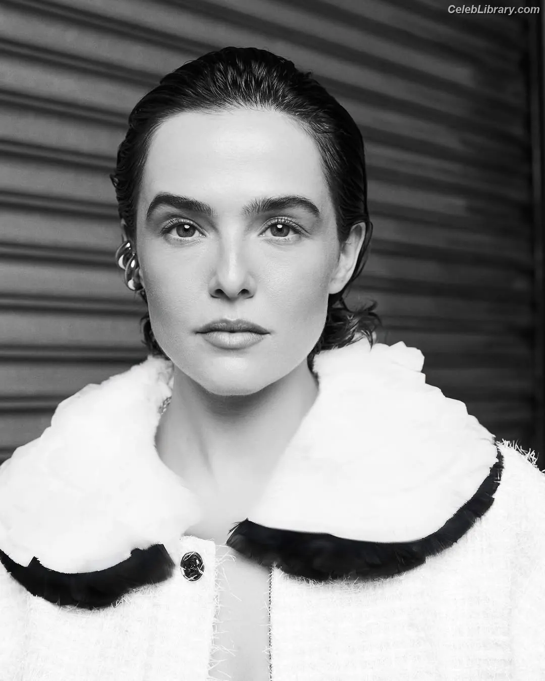 Zoey Deutch photo 16 of 1463