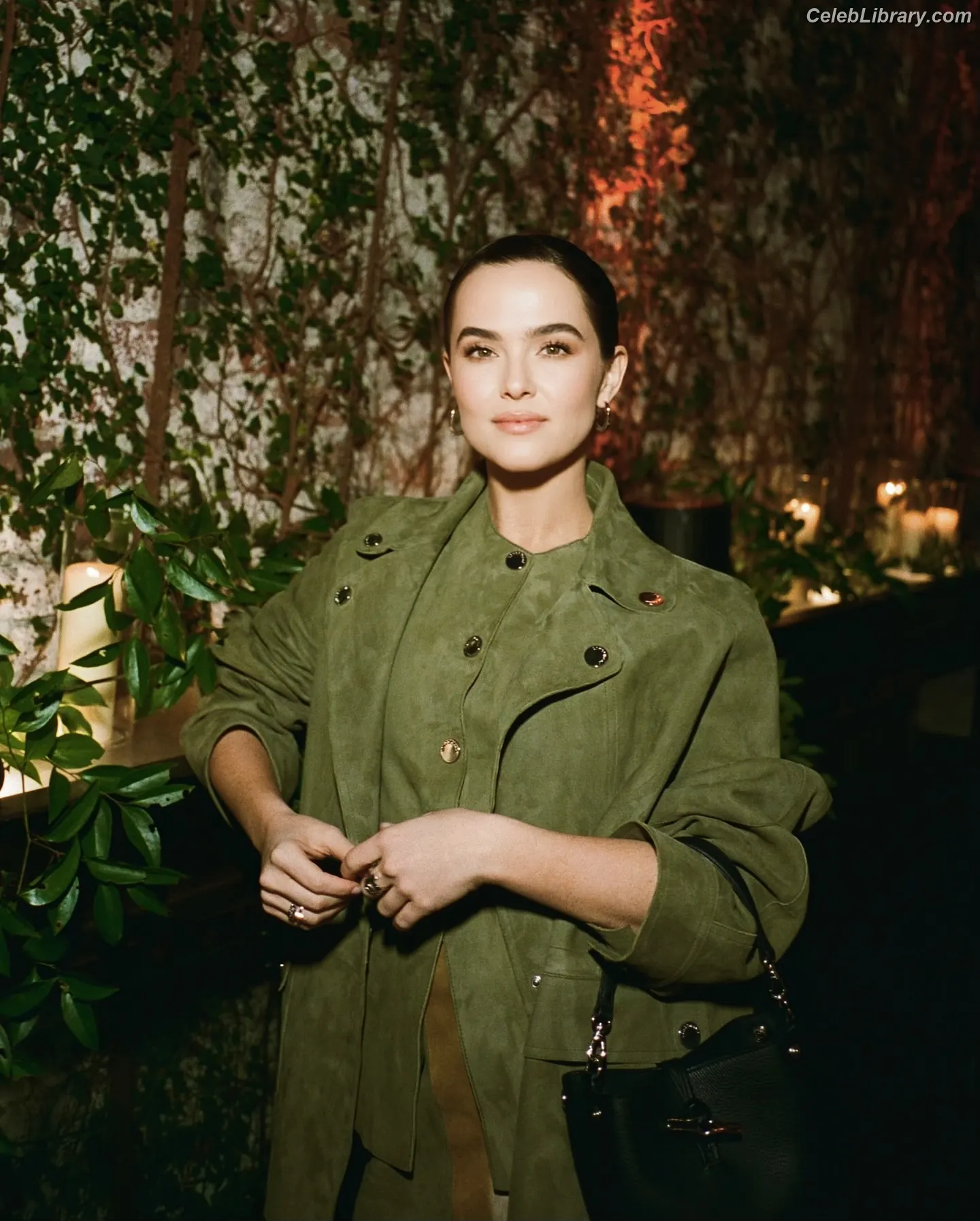 Zoey Deutch photo 17 of 1463