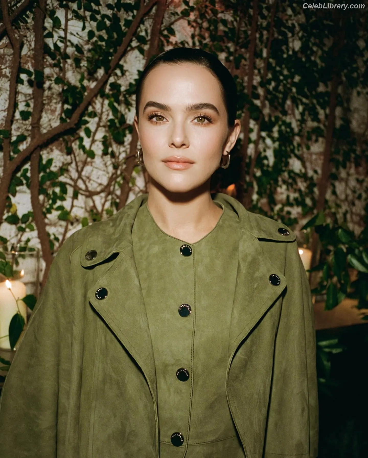Zoey Deutch photo 5 of 1463
