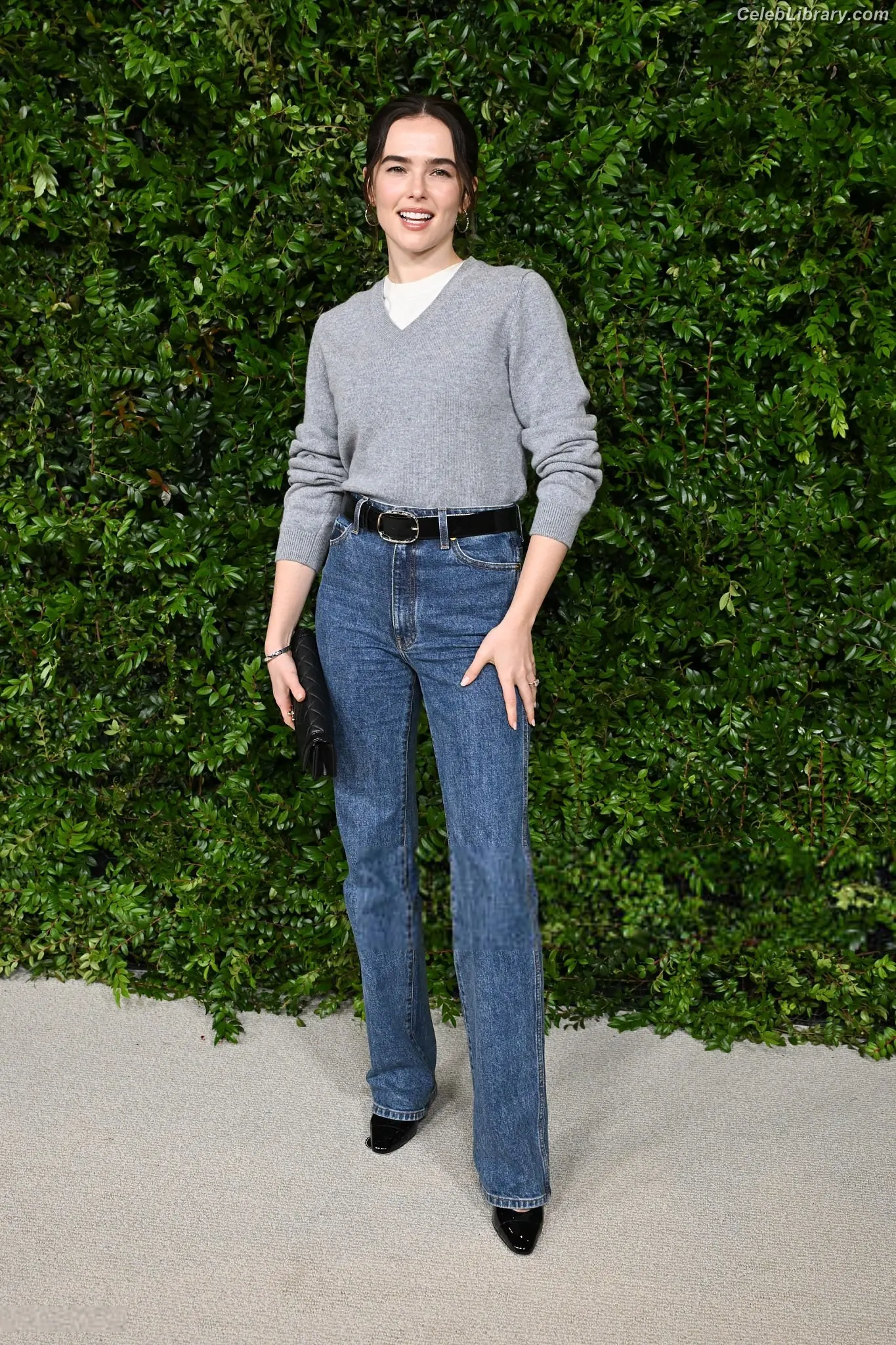 Zoey Deutch photo 10 of 1463
