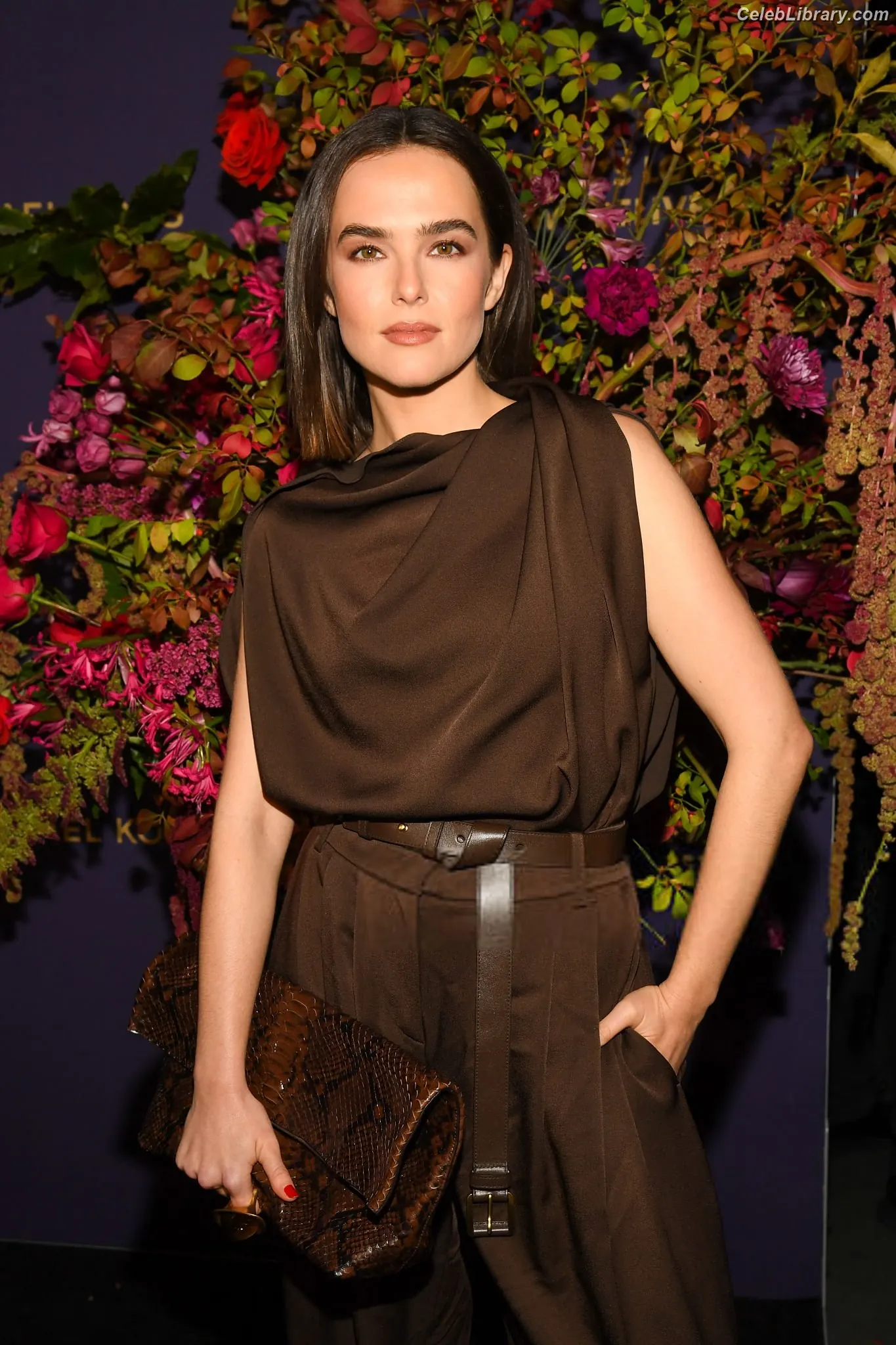 Zoey Deutch photo 4 of 1463