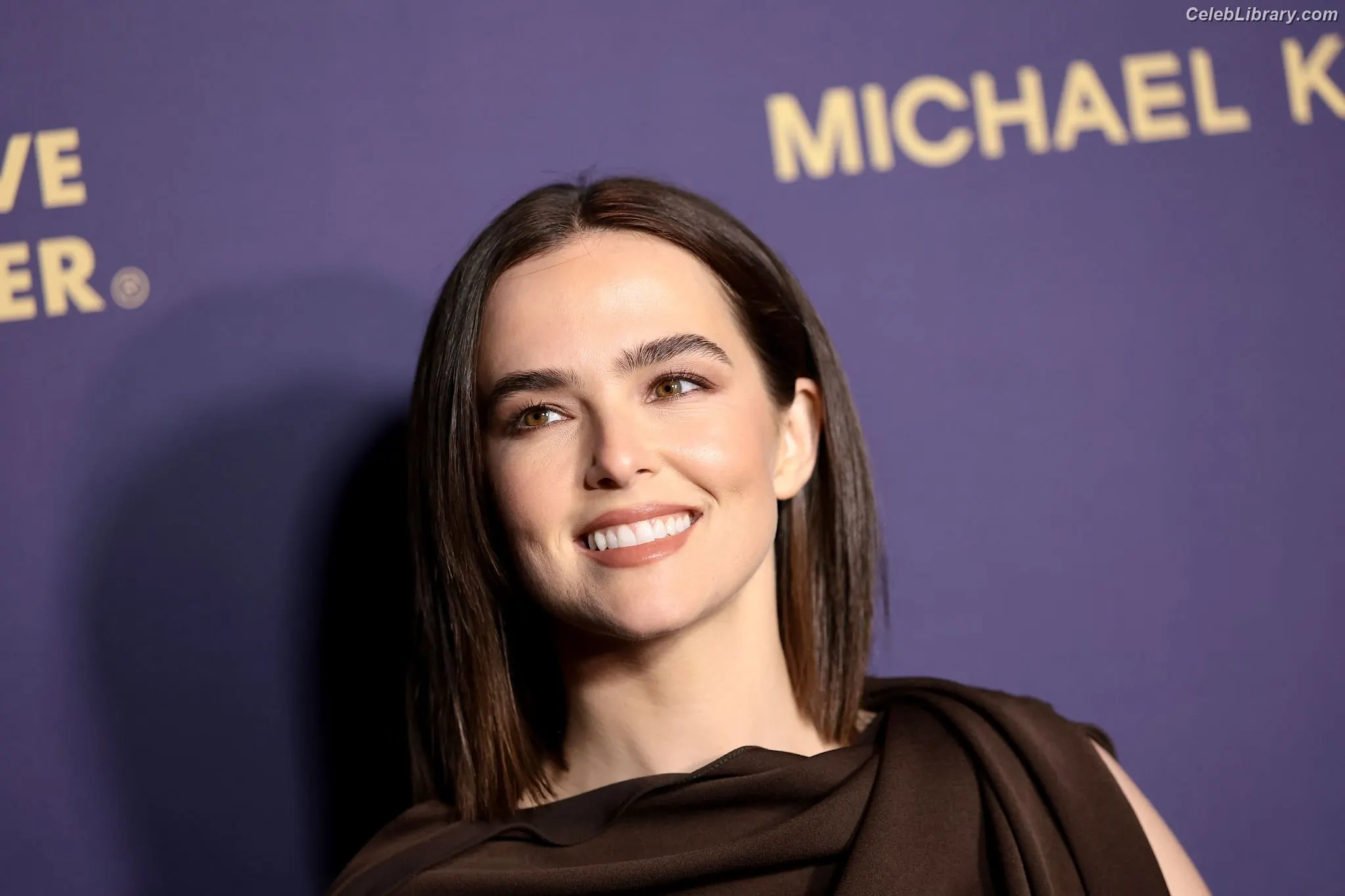 Zoey Deutch photo 11 of 1463