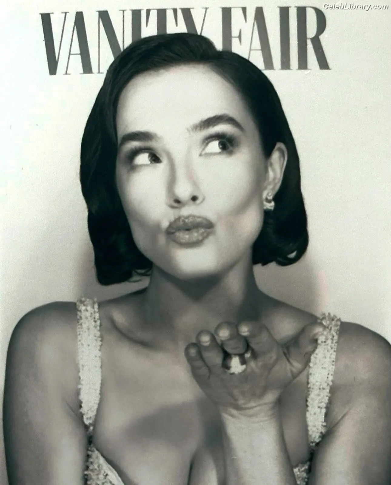 Zoey Deutch photo 9 of 1463