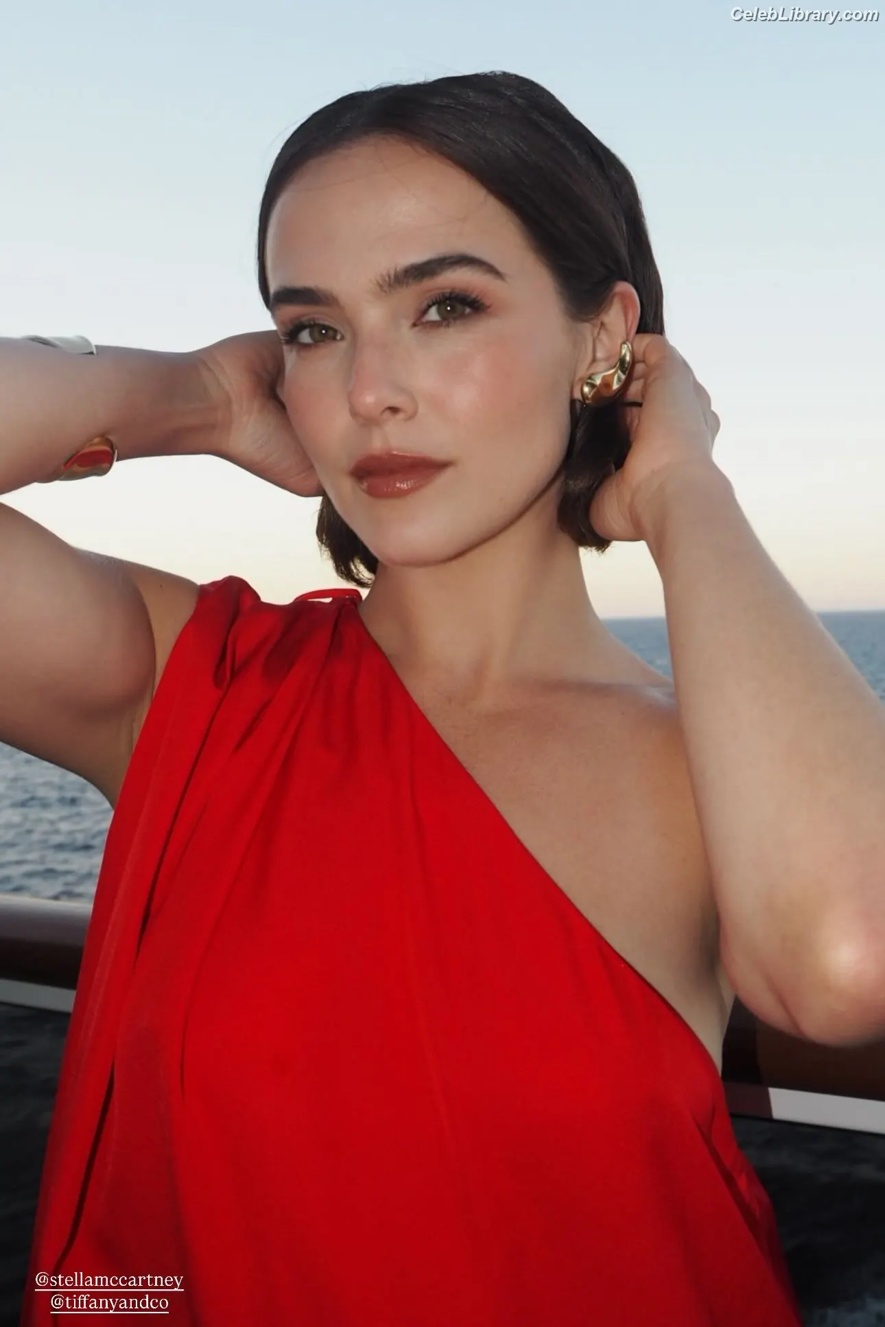 Zoey Deutch photo 14 of 1463