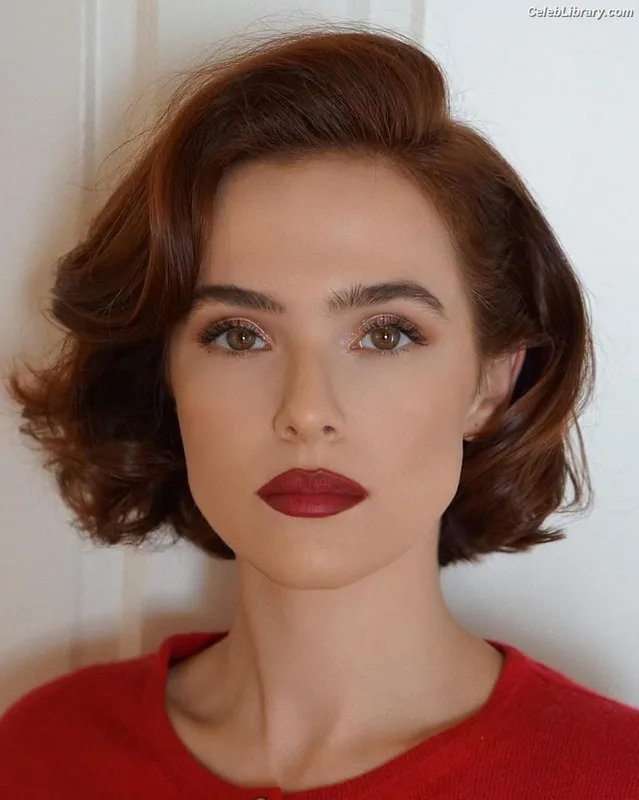 Zoey Deutch photo 21 of 1461