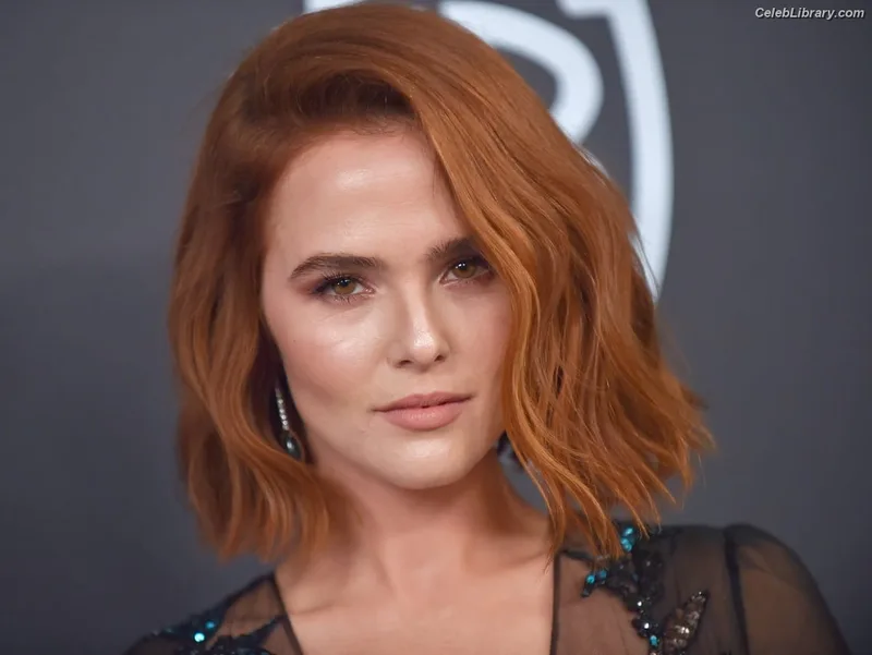 Zoey Deutch photo 22 of 1461