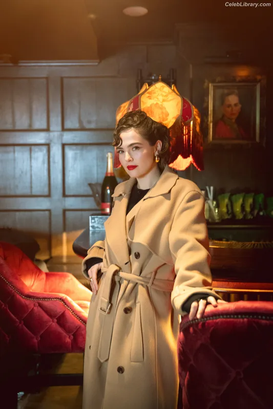 Zoey Deutch photo 8 of 1461