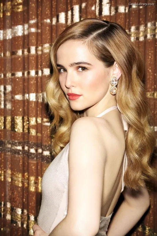 Zoey Deutch photo 18 of 1461
