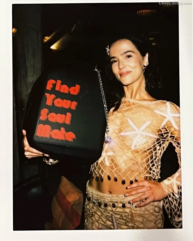 Zoey Deutch photo 24 of 1461