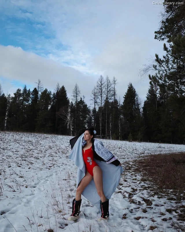 Zoey Deutch photo 15 of 1461