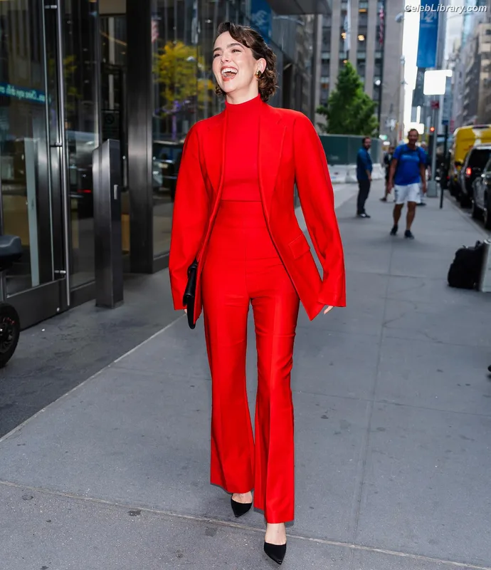 Zoey Deutch photo 15 of 1461