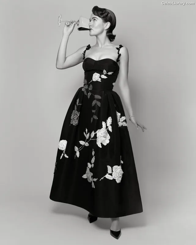 Zoey Deutch photo 4 of 1461