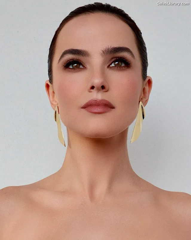 Zoey Deutch photo 5 of 1461