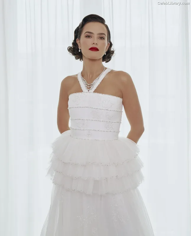 Zoey Deutch photo 19 of 1461
