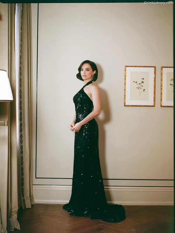 Zoey Deutch photo 1 of 1461