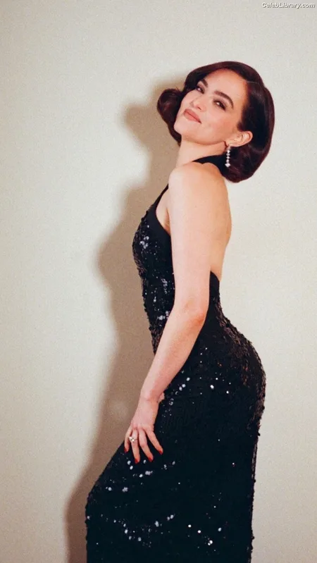 Zoey Deutch photo 11 of 1461