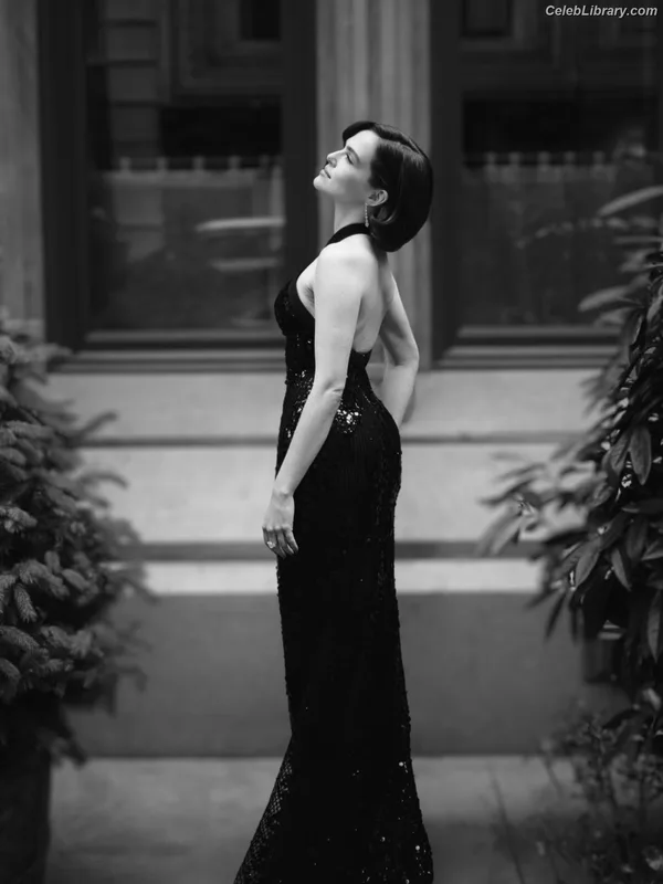Zoey Deutch photo 14 of 1461