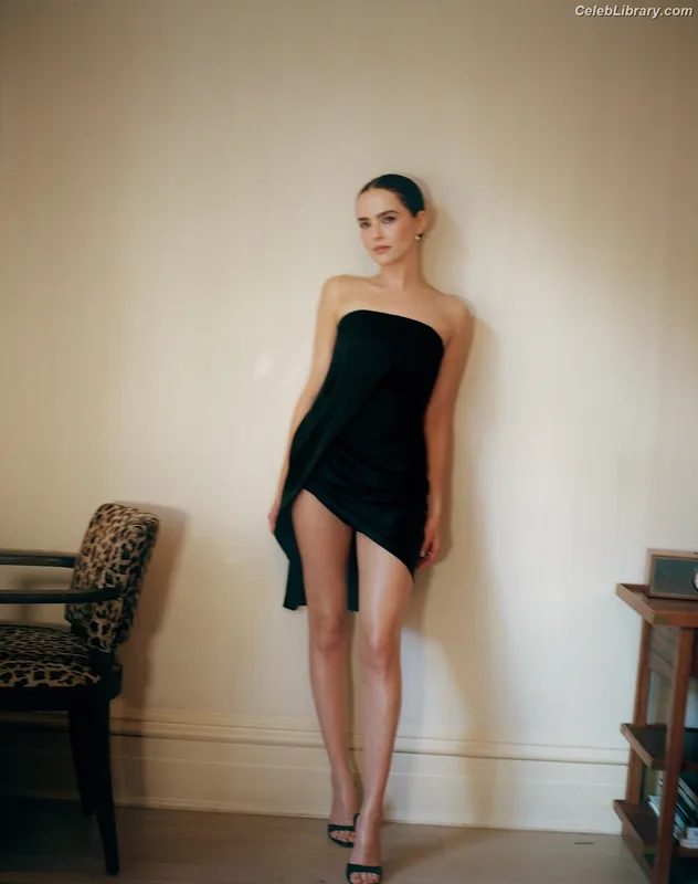 Zoey Deutch photo 14 of 1461