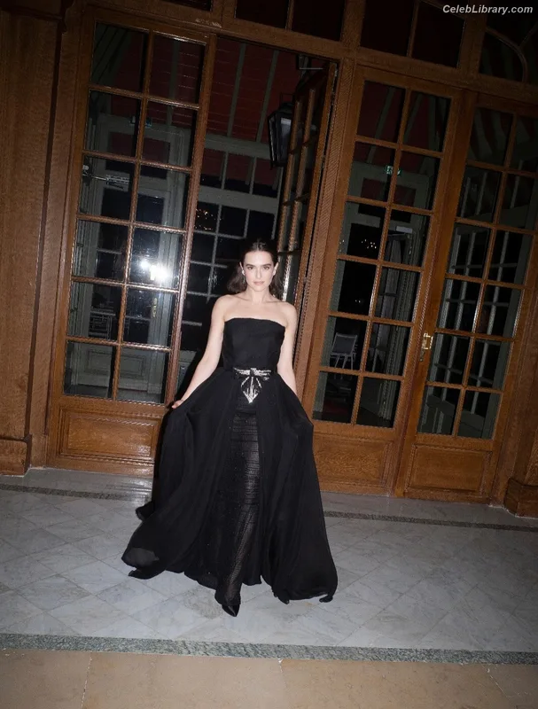 Zoey Deutch photo 10 of 1461