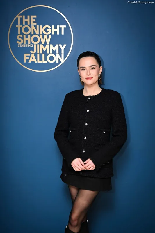 Zoey Deutch photo 13 of 1461