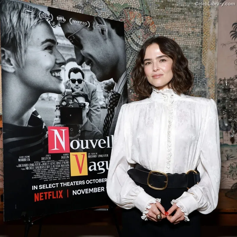 Zoey Deutch photo 7 of 1461