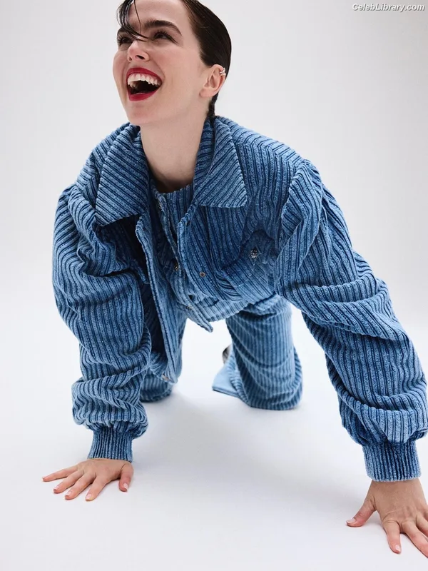 Zoey Deutch photo 2 of 1461