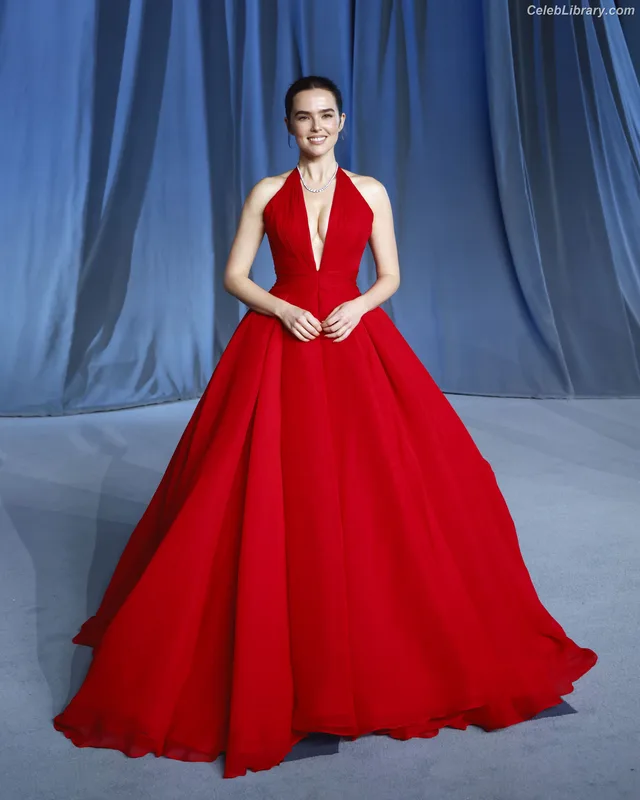 Zoey Deutch photo 10 of 1461