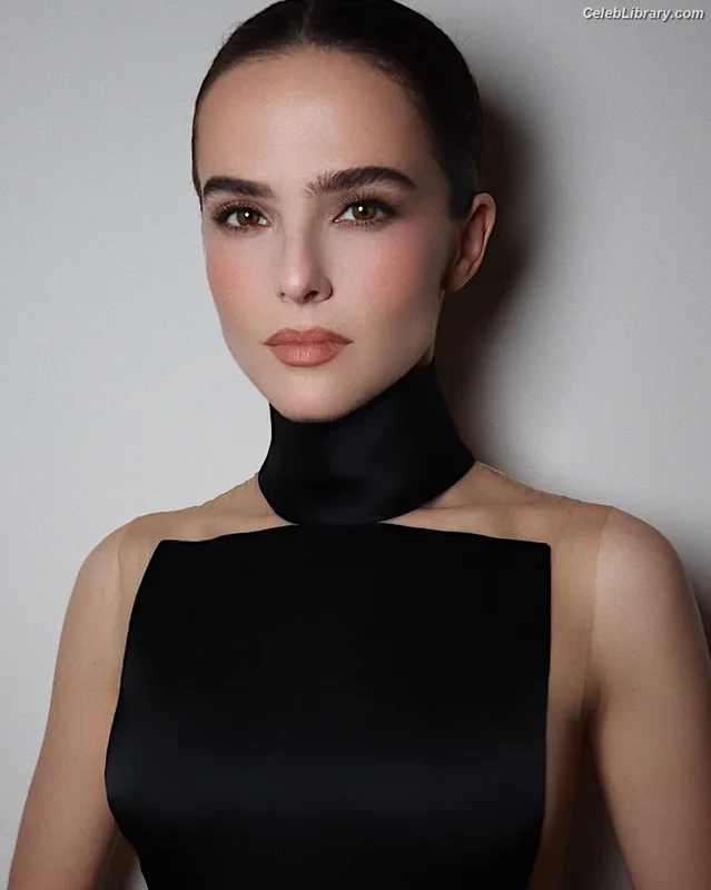 Zoey Deutch photo 6 of 1461