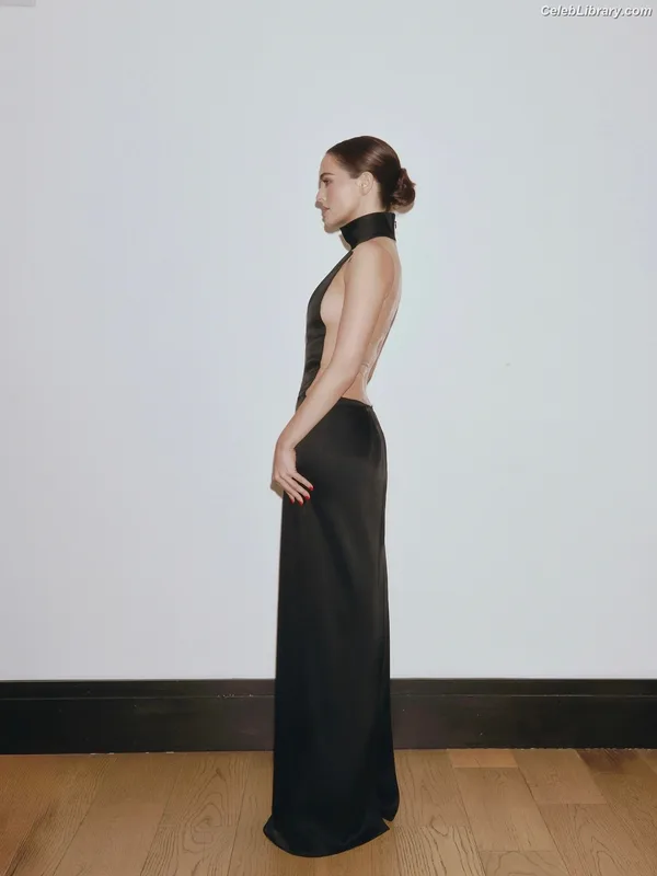 Zoey Deutch photo 18 of 1461