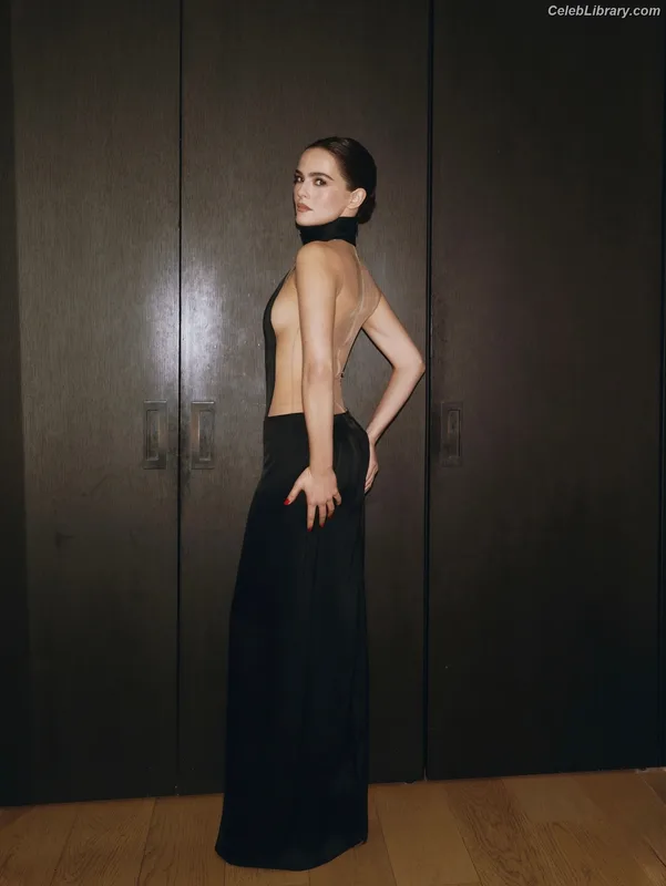 Zoey Deutch photo 1 of 1461