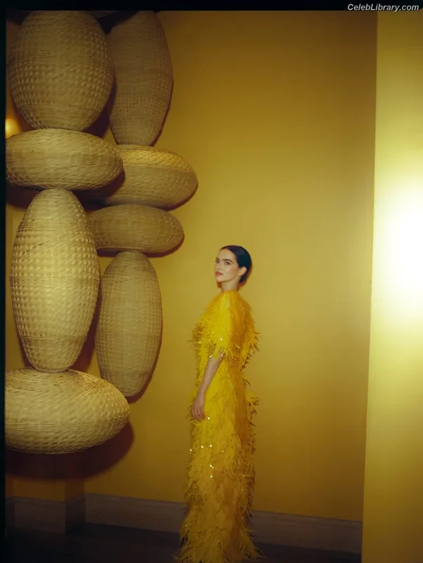 Zoey Deutch photo 8 of 1461