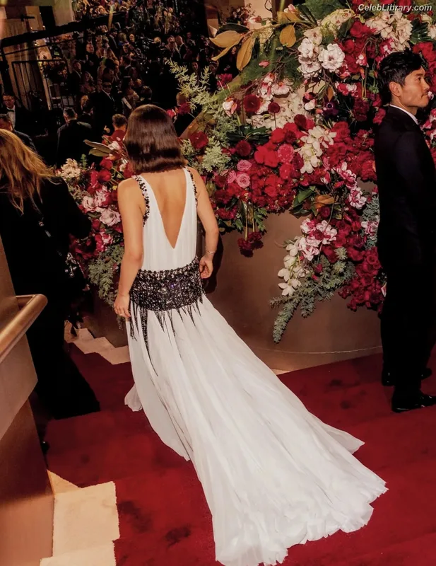 Zoey Deutch photo 7 of 1461