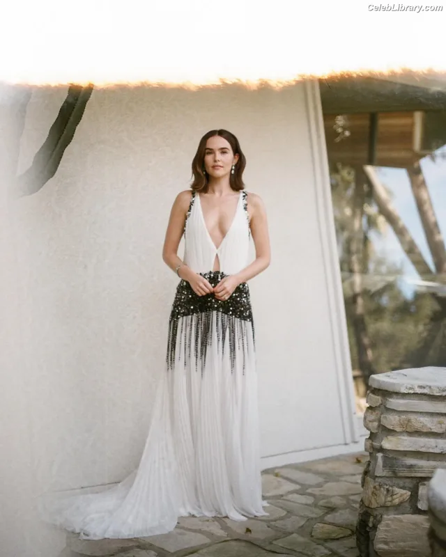 Zoey Deutch photo 8 of 1461