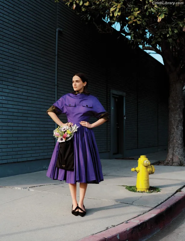 Zoey Deutch photo 13 of 1461