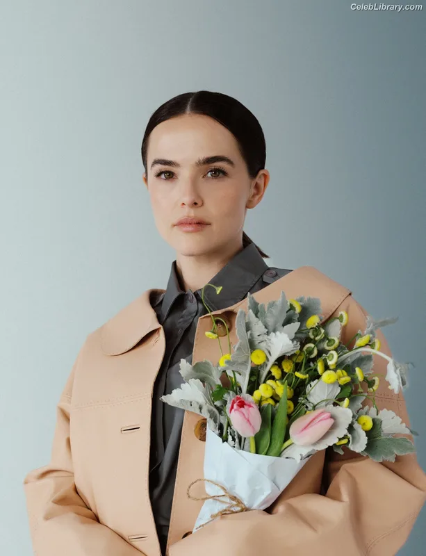 Zoey Deutch photo 17 of 1461