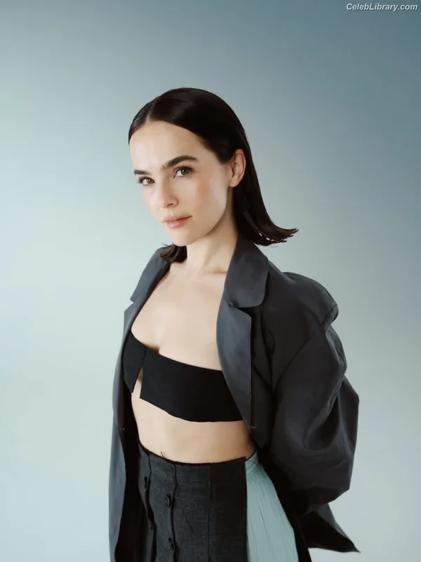 Zoey Deutch photo 20 of 1461