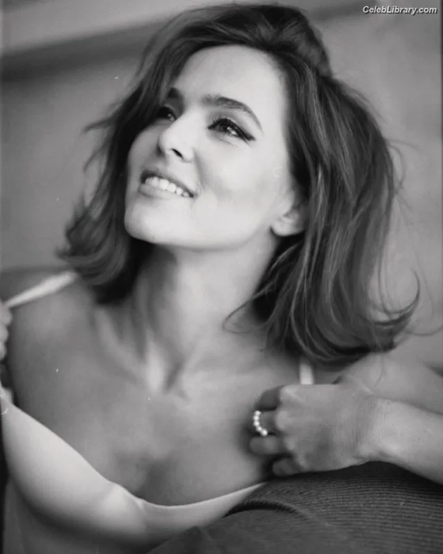 Zoey Deutch photo 20 of 1461