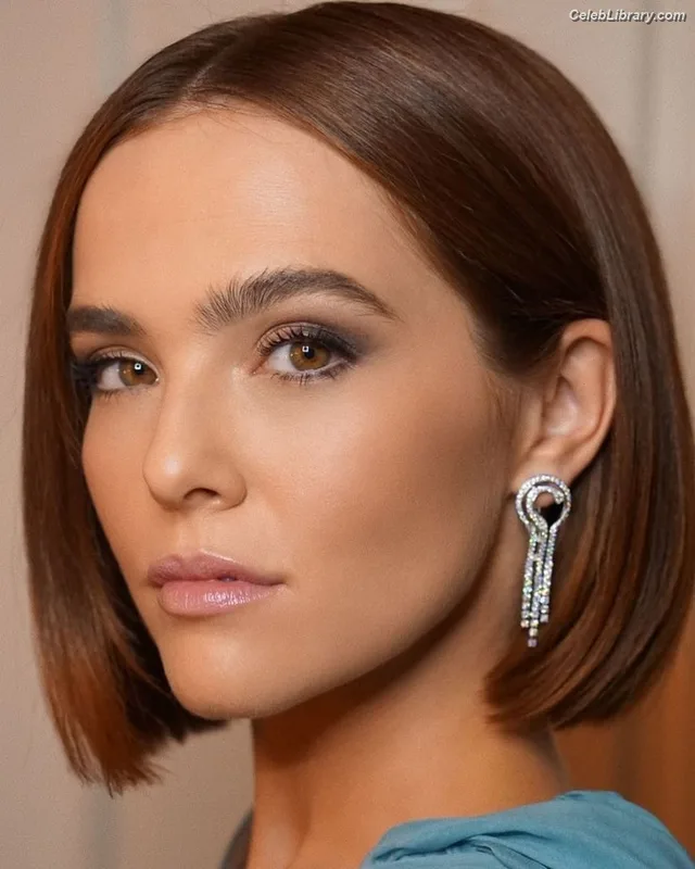 Zoey Deutch photo 22 of 1461